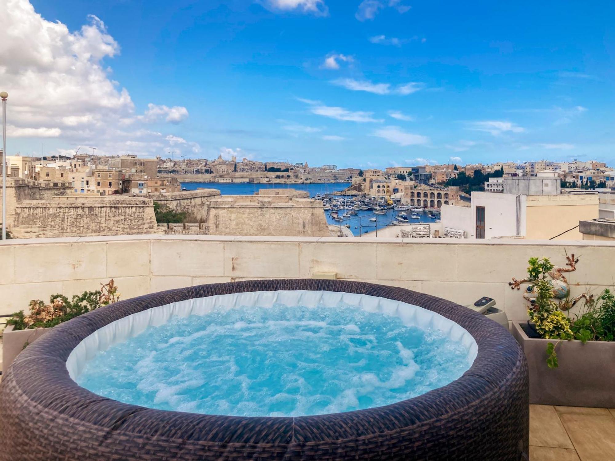 Valletta And Grand Harbour Lookout Kalkara Exterior photo