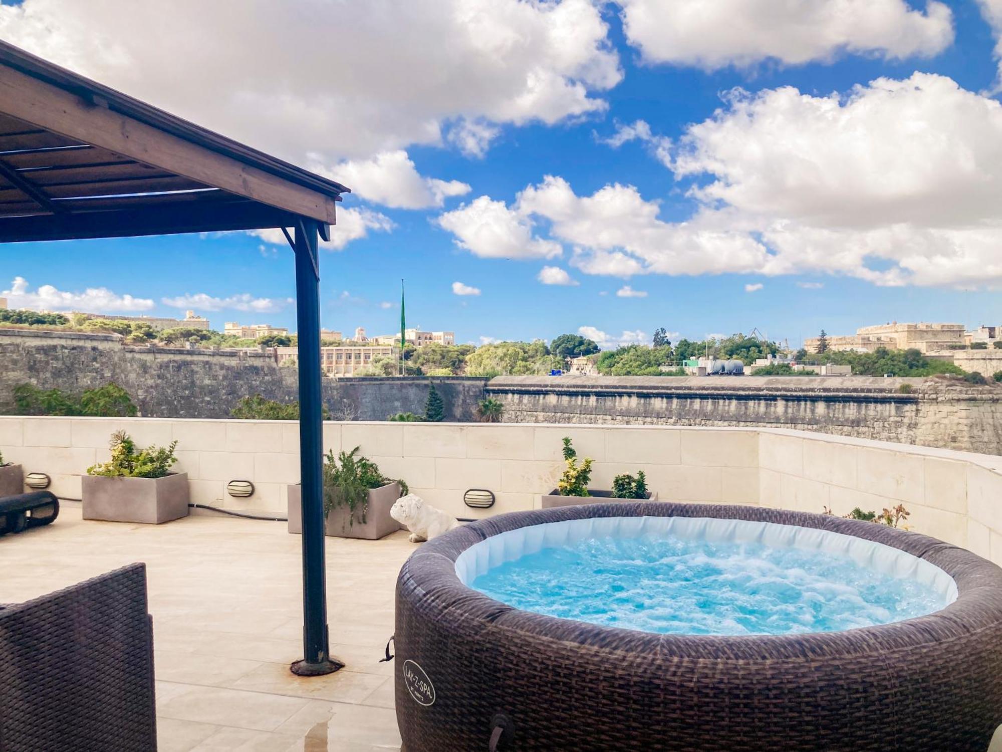 Valletta And Grand Harbour Lookout Kalkara Exterior photo